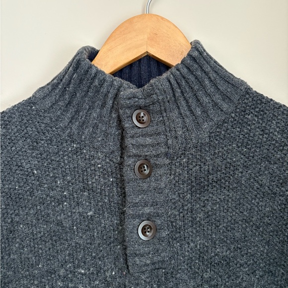 Lands' End Men's Dark Gray Knit Sweater - Picture 2 of 7
